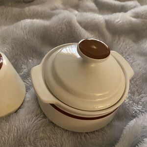 Genuine Stoneware Creamer/Sugar Set